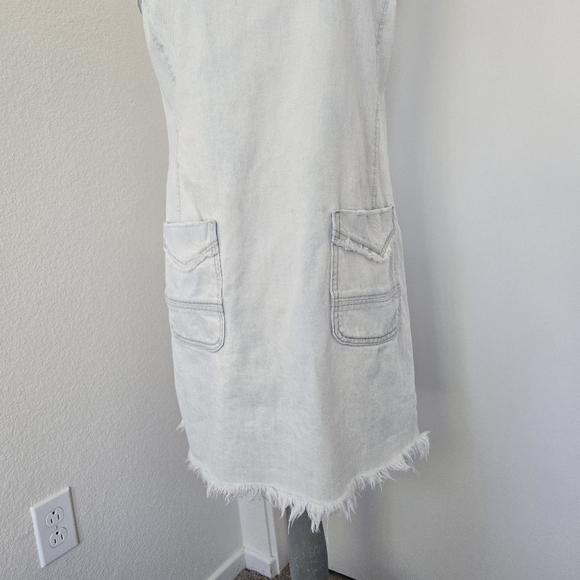Blank NYC All About Me Light Wash Denim Frayed Shift Dress size Medium - Picture 4 of 16